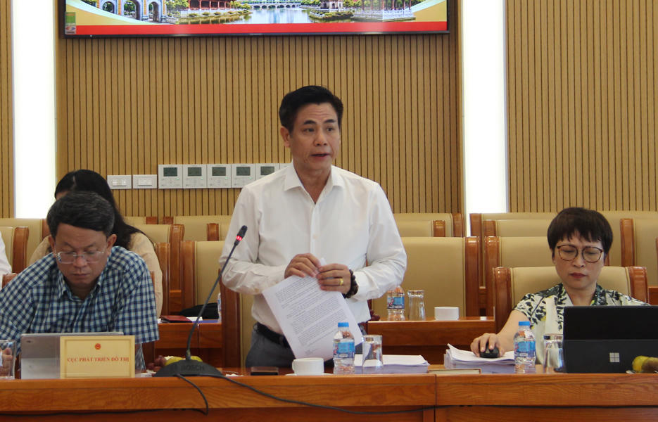 Đại diện Cục Phát triển đô thị tham gia góp ý vào Đề án. (Ảnh: Cổng thông tin điện tử tỉnh Bắc Ninh)