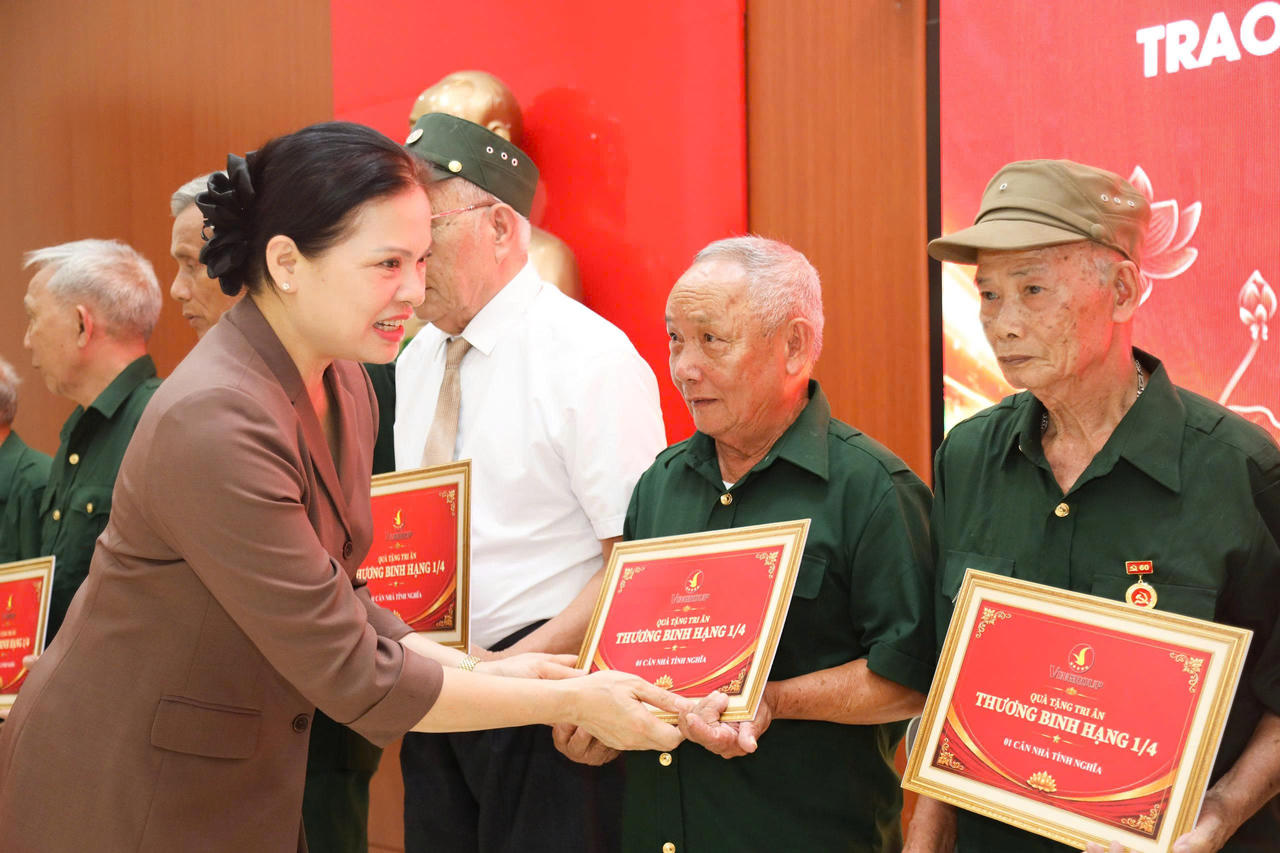 Khởi động chương trình trao nhà tặng Mẹ Việt Nam Anh hùng, thương binh nặng từ Nghệ An