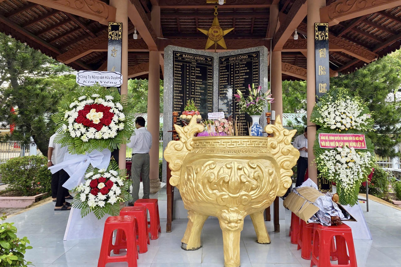  Đồng Tháp đã đồng loạt tổ chức các hoạt động tri ân các Anh hùng liệt sĩ nhân Ngày Thương binh - Liệt sĩ