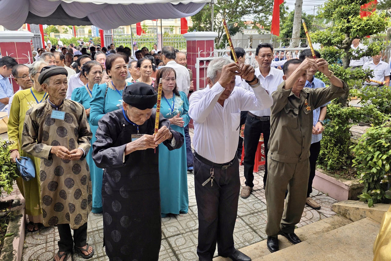  Đồng Tháp đã đồng loạt tổ chức các hoạt động tri ân các Anh hùng liệt sĩ nhân Ngày Thương binh - Liệt sĩ