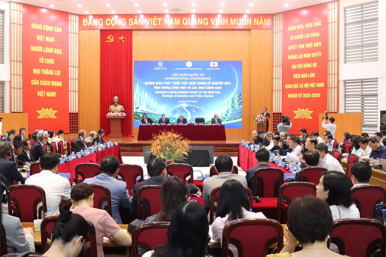 Đổi mới tư duy không gian phát triển để nâng cao năng lực cạnh tranh quốc gia
