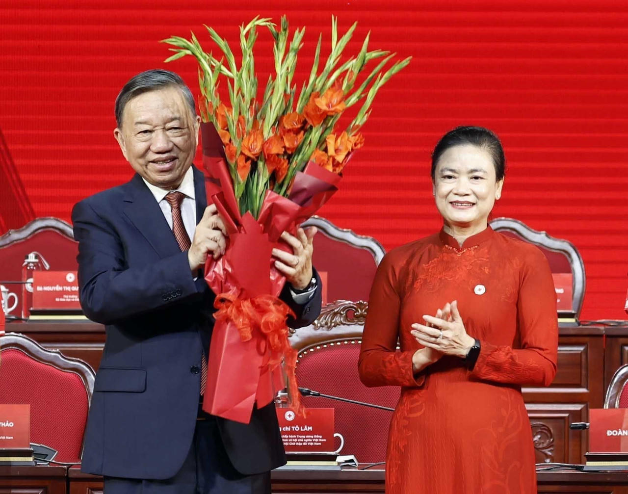 Đại hội đã thực hiện nghi thức đề cử Tổng Bí thư, Chủ tịch nước Tô Lâm làm Chủ tịch danh dự Hội Chữ thập đỏ Việt Nam nhiệm kỳ 2026-2031. (Nguồn: TTXVN)