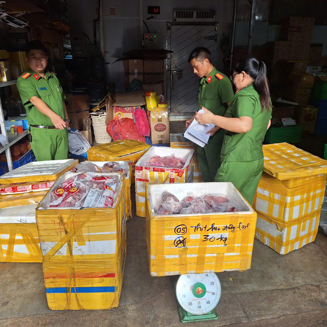 Số thực phẩm đông lạnh được phát hiện tại kho. (Ảnh: Đơn vị cung cấp)