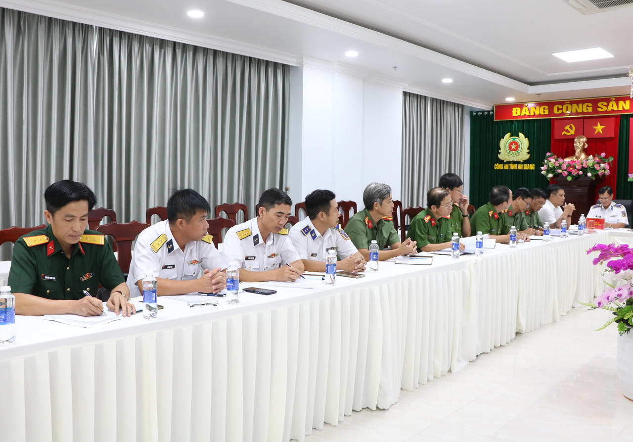 Công an An Giang ký kết phối hợp bảo vệ nền tảng tư tưởng của Đảng trong tình hình mới