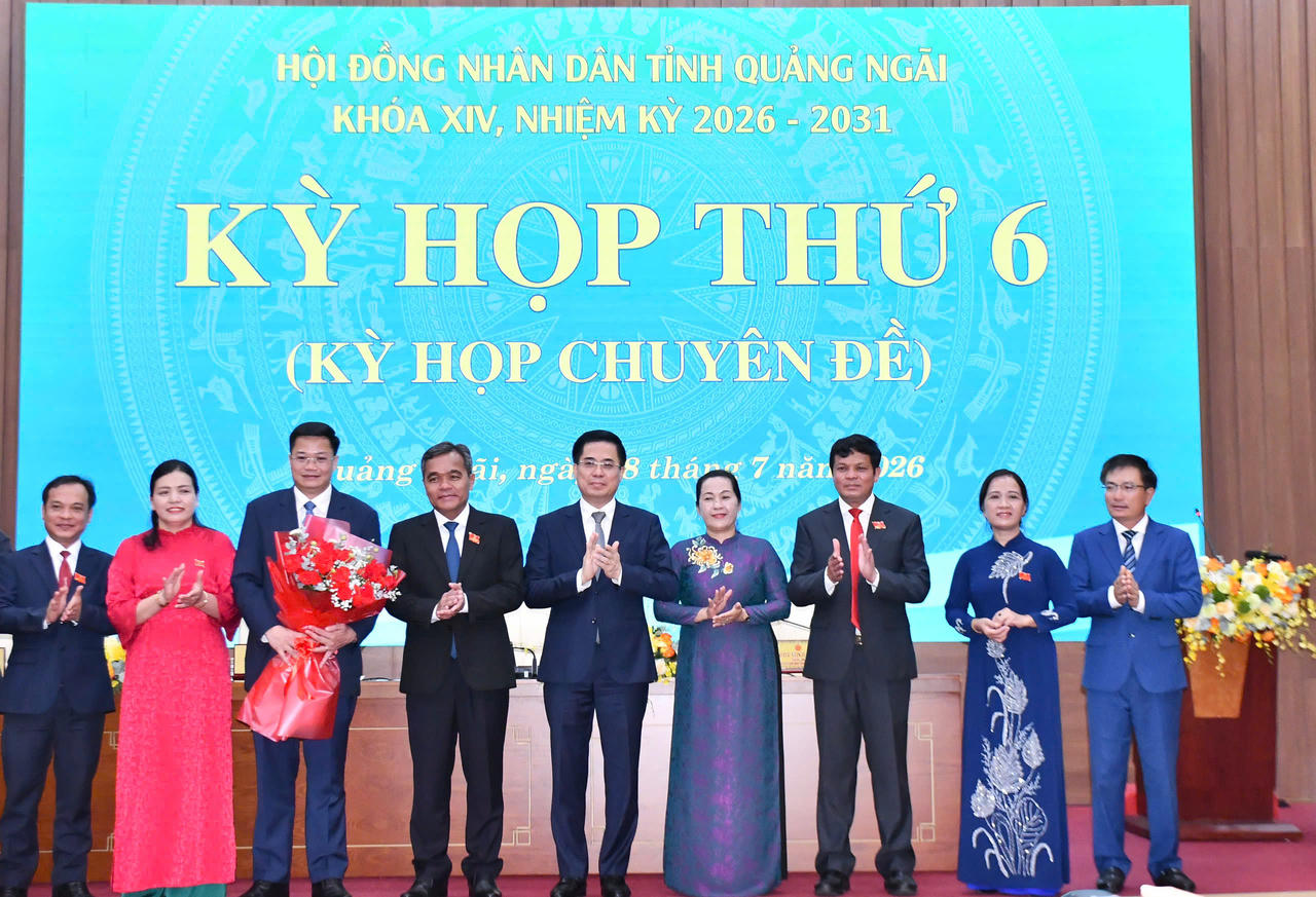 Tân Chủ tịch UBND tỉnh Quảng Ngãi nói gì khi nhậm chức?