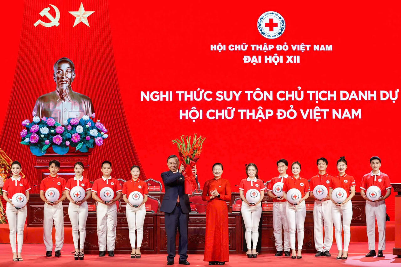 Đại hội thực hiện nghi thức đề cử Tổng Bí thư, Chủ tịch nước Tô Lâm làm Chủ tịch danh dự Hội Chữ thập đỏ Việt Nam nhiệm kỳ 2026-2031.