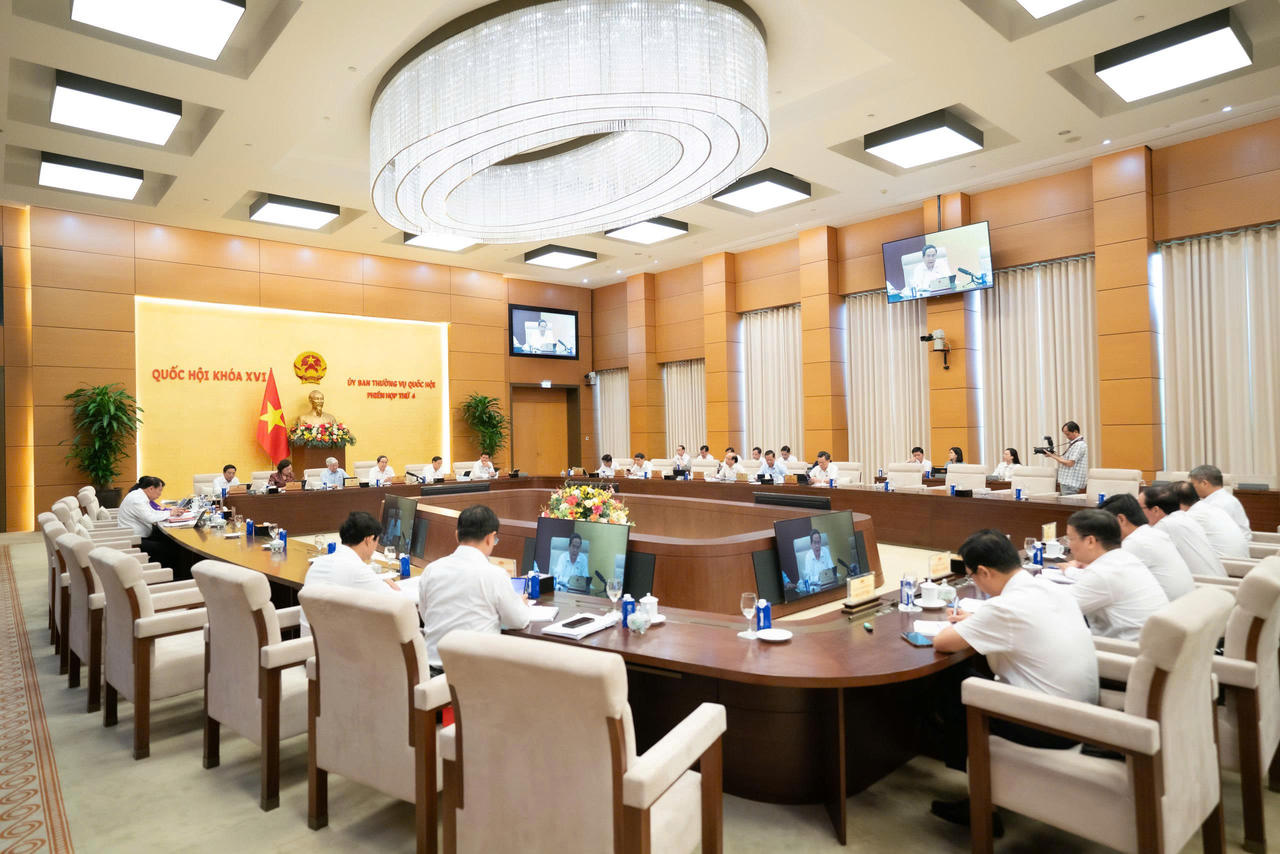 Quang cảnh Phiên họp.