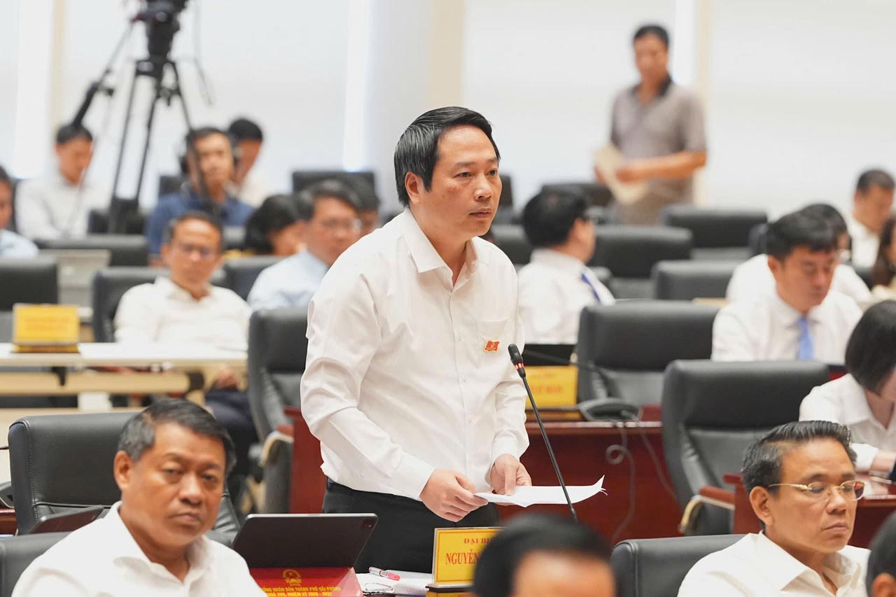 Giám đốc Sở Tài chính Nguyễn Ngọc Tú phát biểu tại phiên thảo luận. (ảnh Cổng TTTP)
