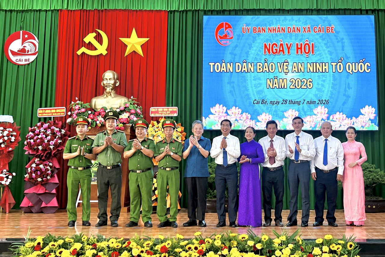 Bí thư Tỉnh ủy Đồng Tháp dự Ngày hội Toàn dân bảo vệ an ninh Tổ quốc xã Cái Bè