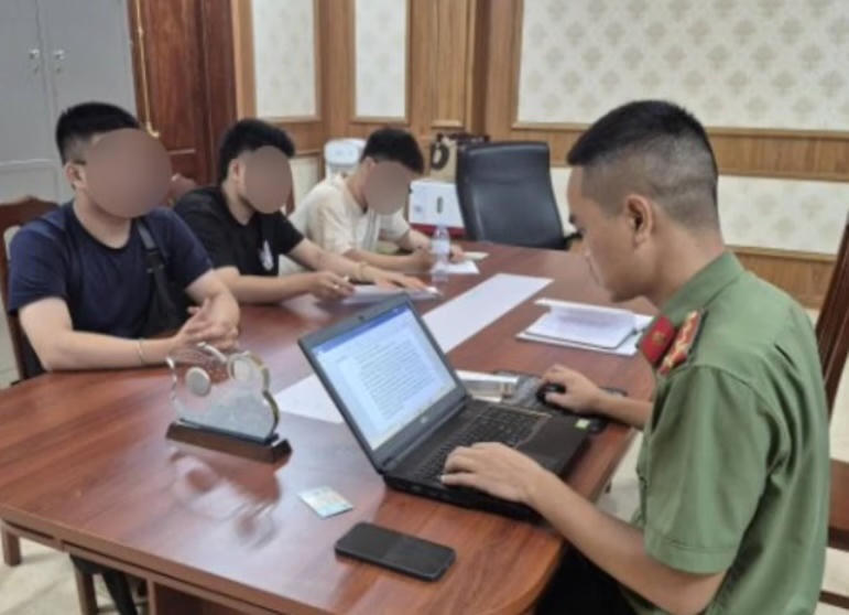 Đăng clip phản cảm ngày 27/7, 3 người bị Công an mời làm việc