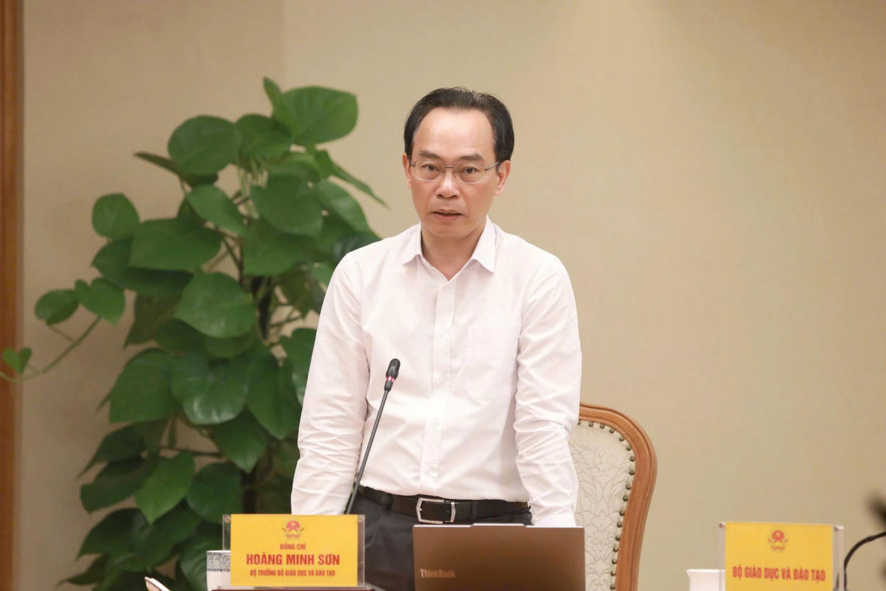 Bộ trưởng Bộ GD&ĐT Hoàng Minh Sơn phát biểu tại cuộc họp. (Ảnh: MOET)