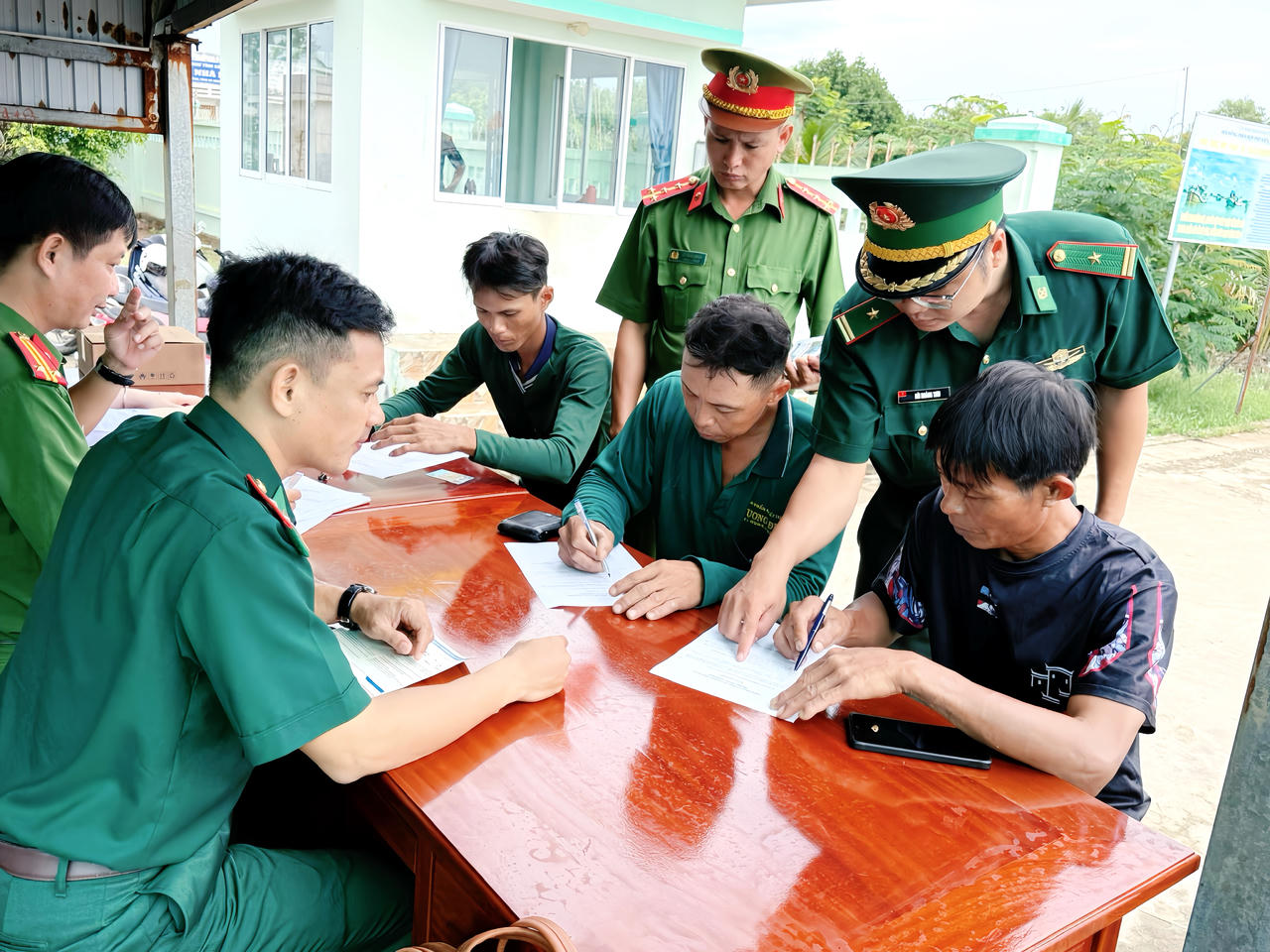 Cà Mau: Ngăn ma túy từ cửa biển, giữ an toàn cho mỗi chuyến vươn khơi