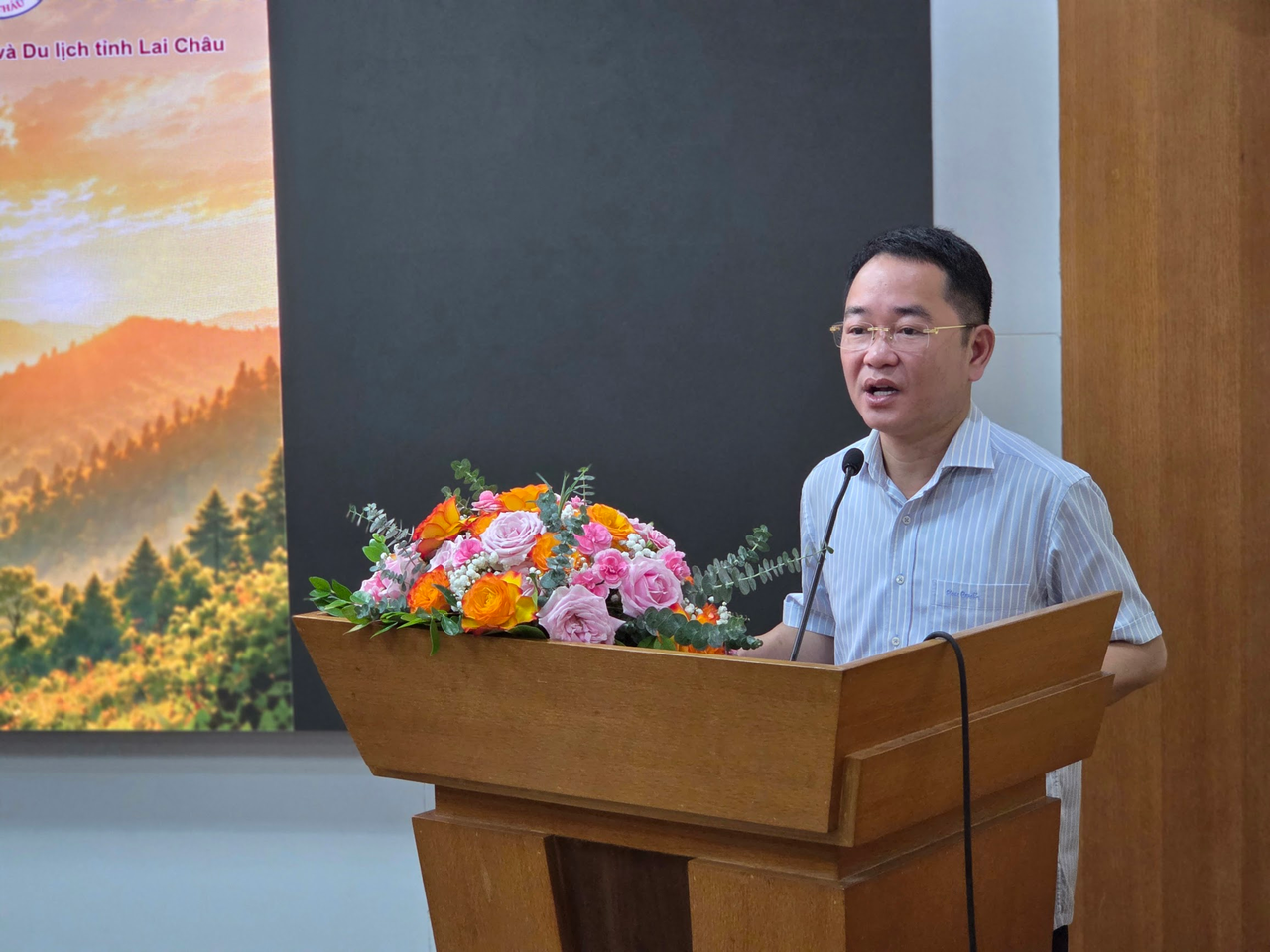 Tiến sĩ Vũ Hoài Nam, Bí thư Đảng ủy, Tổng Biên tập Báo Pháp luật Việt Nam phát biểu mở đầu chương trình.
