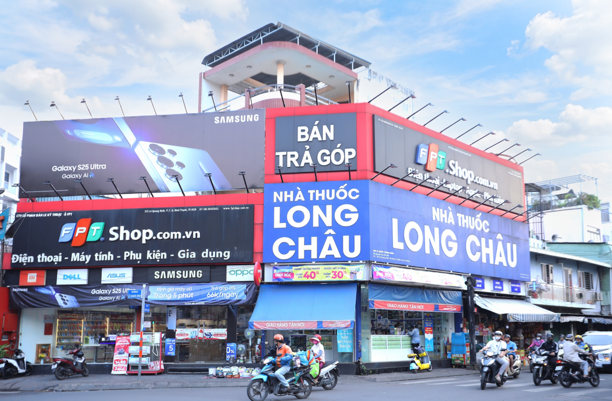 Doanh thu FPT Retail (FRT) vượt 30.700 tỷ đồng bán niên 2026, chuỗi Long Châu tiếp tục dẫn dắt đà tăng trưởng