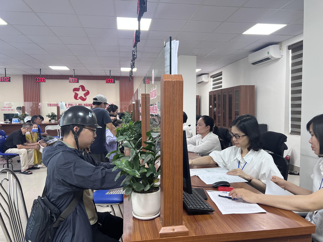 Hải Phòng “siết” kỷ luật thủ tục hành chính, chấm dứt phát sinh "giấy phép con"