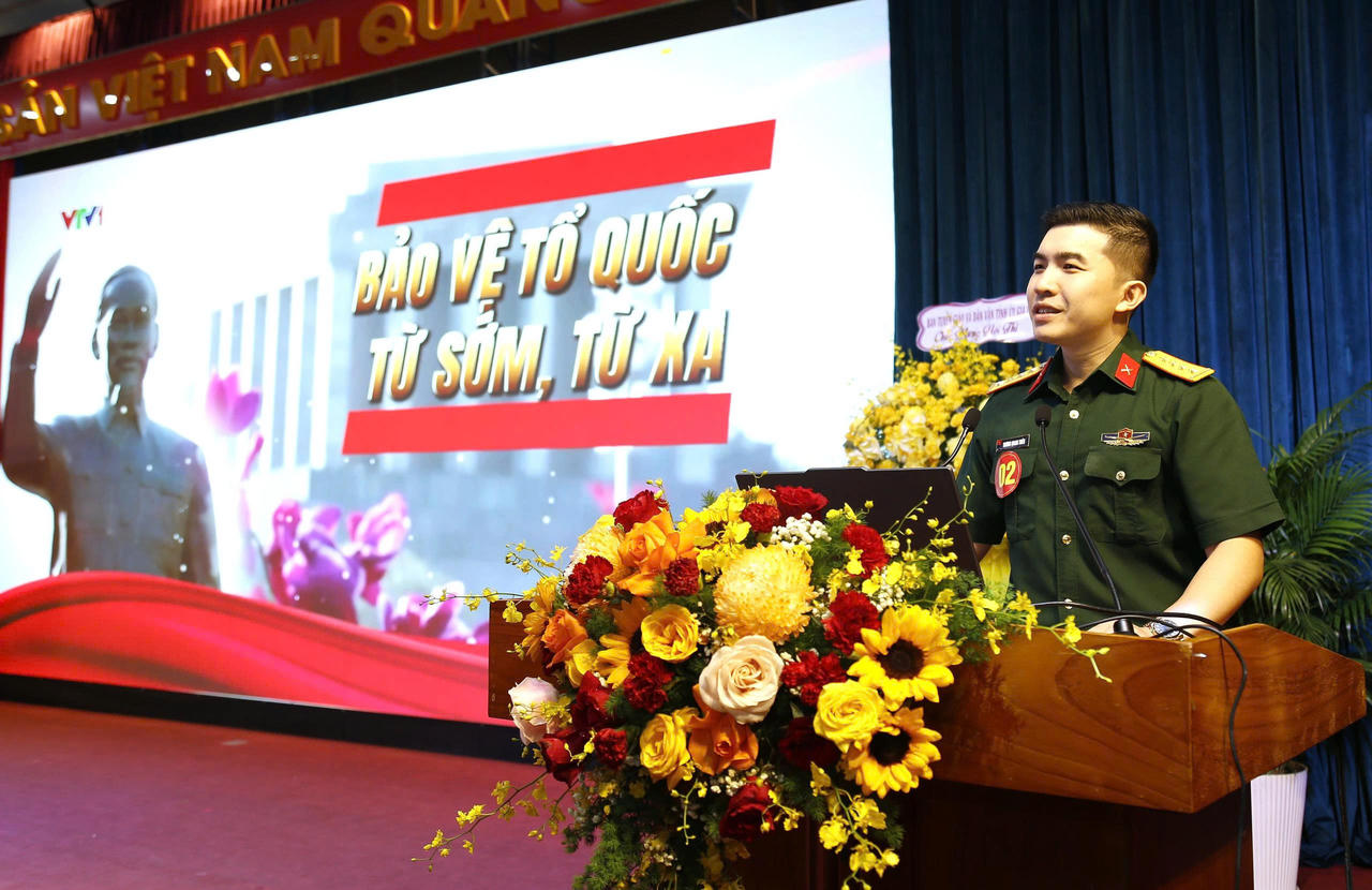 Sau lễ khai mạc, các báo cáo viên, tuyên truyền viên bước vào các phần thi. (Ảnh: Man Đức Dũng)