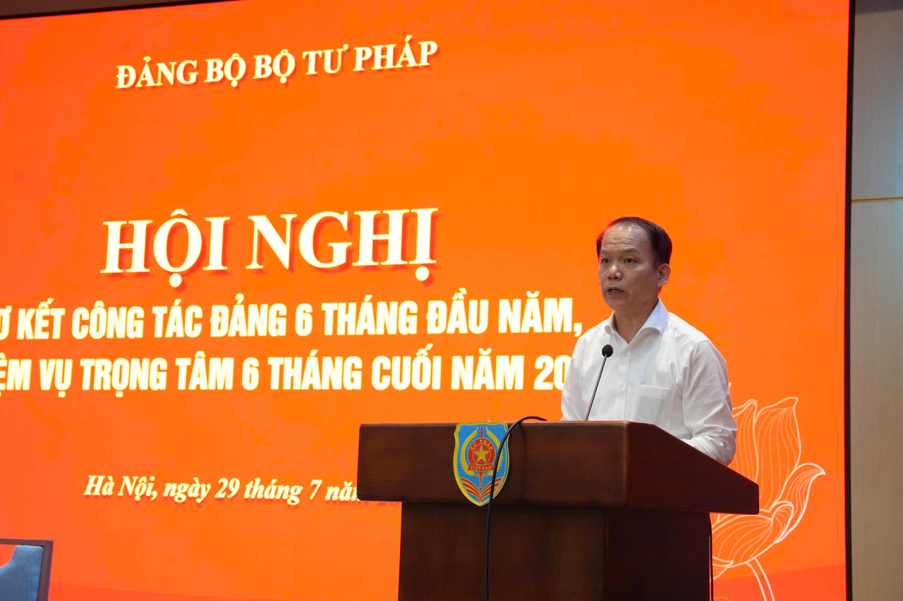 Bộ trưởng Hoàng Thanh Tùng phát biểu chỉ đạo.