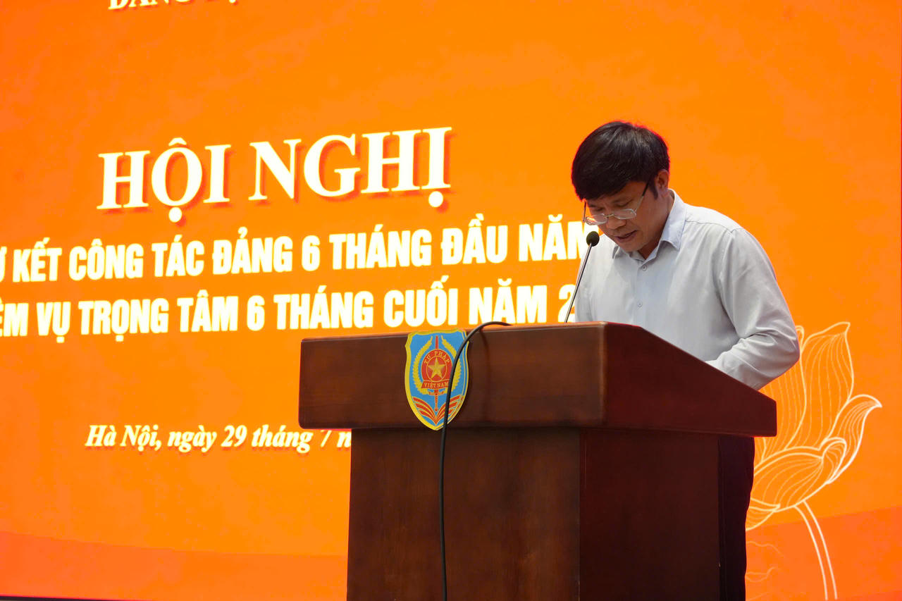 Viện trưởng Viện Chiến lược và Khoa học pháp lý Nguyễn Văn Cương