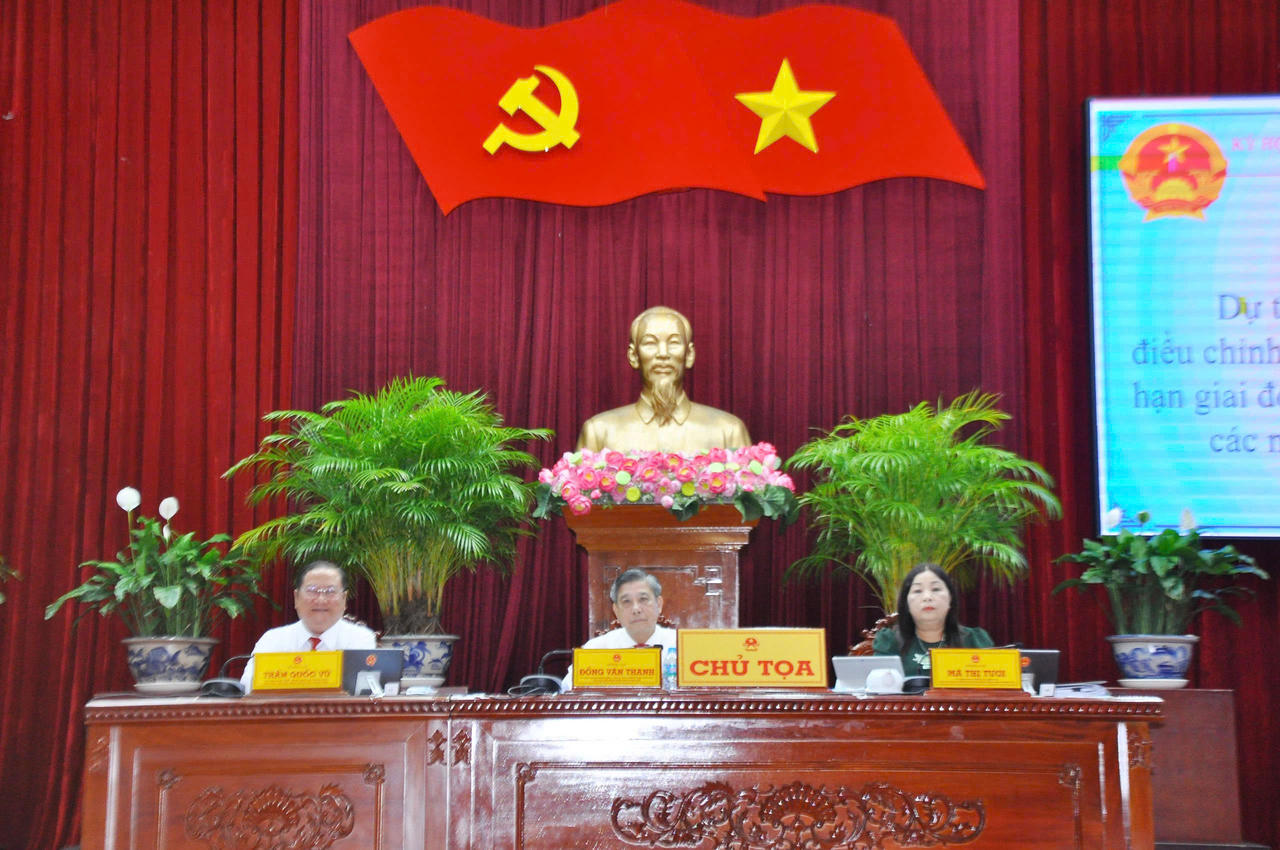 Kỳ họp đã xem xét nhiều chính sách quan trọng về đầu tư công, phát triển hạ tầng và nguồn nhân lực công nghệ cao. (Ảnh: HV)