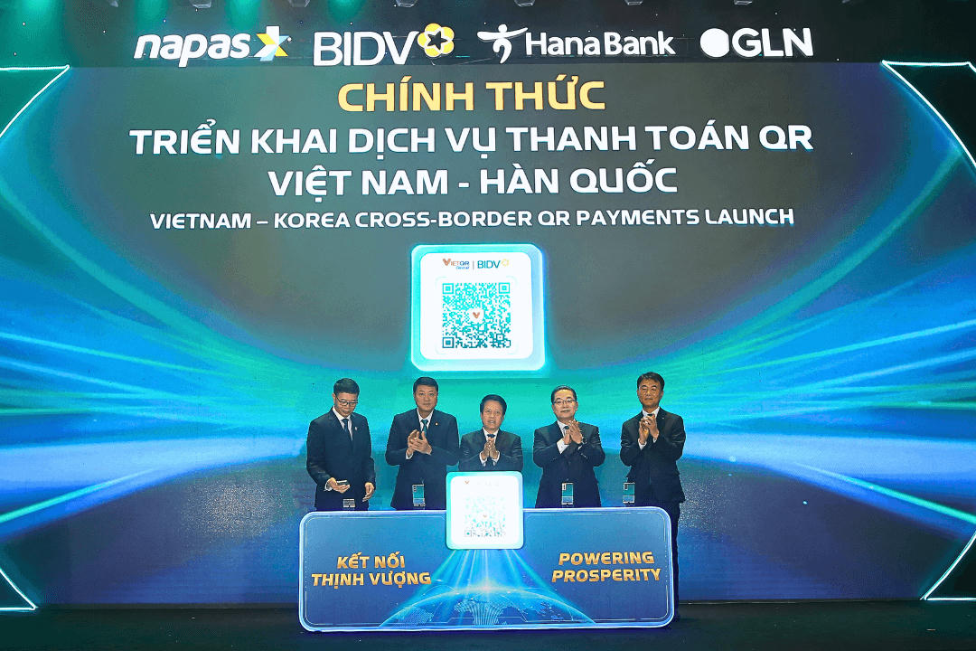 Đại diện NAPAS, GLN International,  BIDV và Hana Bank tại lễ công bố triển khai dịch vụ thanh toán QR xuyên biên giới Việt Nam - Hàn Quốc. Ảnh: BIDV