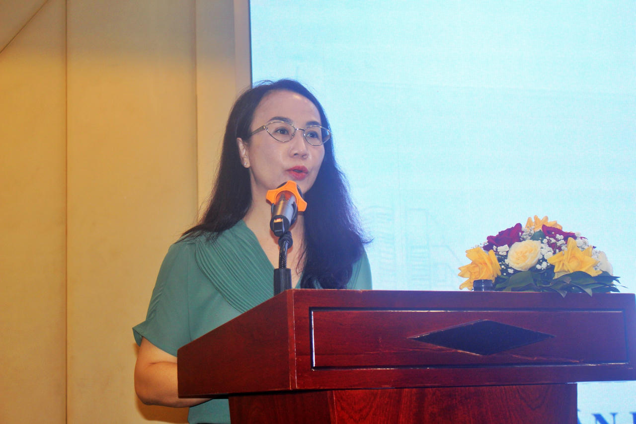 Bà Lê Thị Hoàng Thanh, Phó Cục trưởng Cục Pháp luật dân sự - kinh tế, Bộ Tư pháp phát biểu khai mạc. Ảnh: N.An