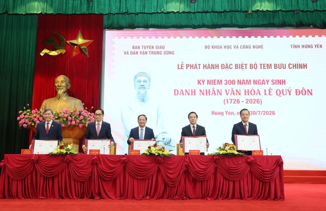 Phát hành đặc biệt bộ tem kỷ niệm 300 năm Ngày sinh Danh nhân văn hóa Lê Quý Đôn