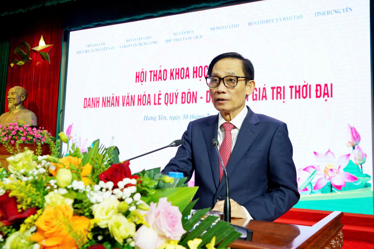  Ông Lê Hoài Trung - Ủy viên Bộ Chính trị, Bộ trưởng Bộ Ngoại giao phát biểu tại Hội thảo (Ảnh: Vũ Hùng)