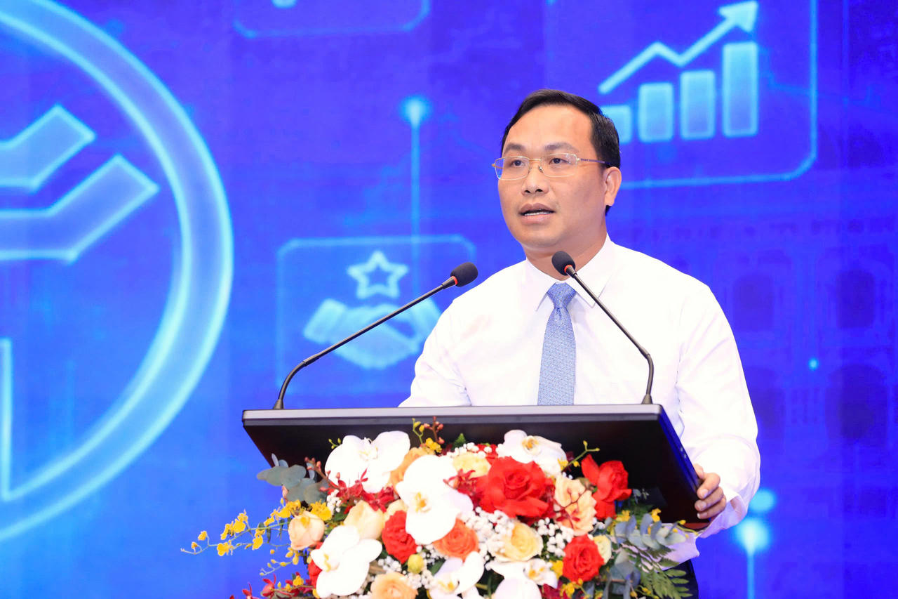 Chánh Văn phòng UBND TP Hà Nội Nguyễn Tiến Thiết phát biểu tại lễ ra mắt. 
