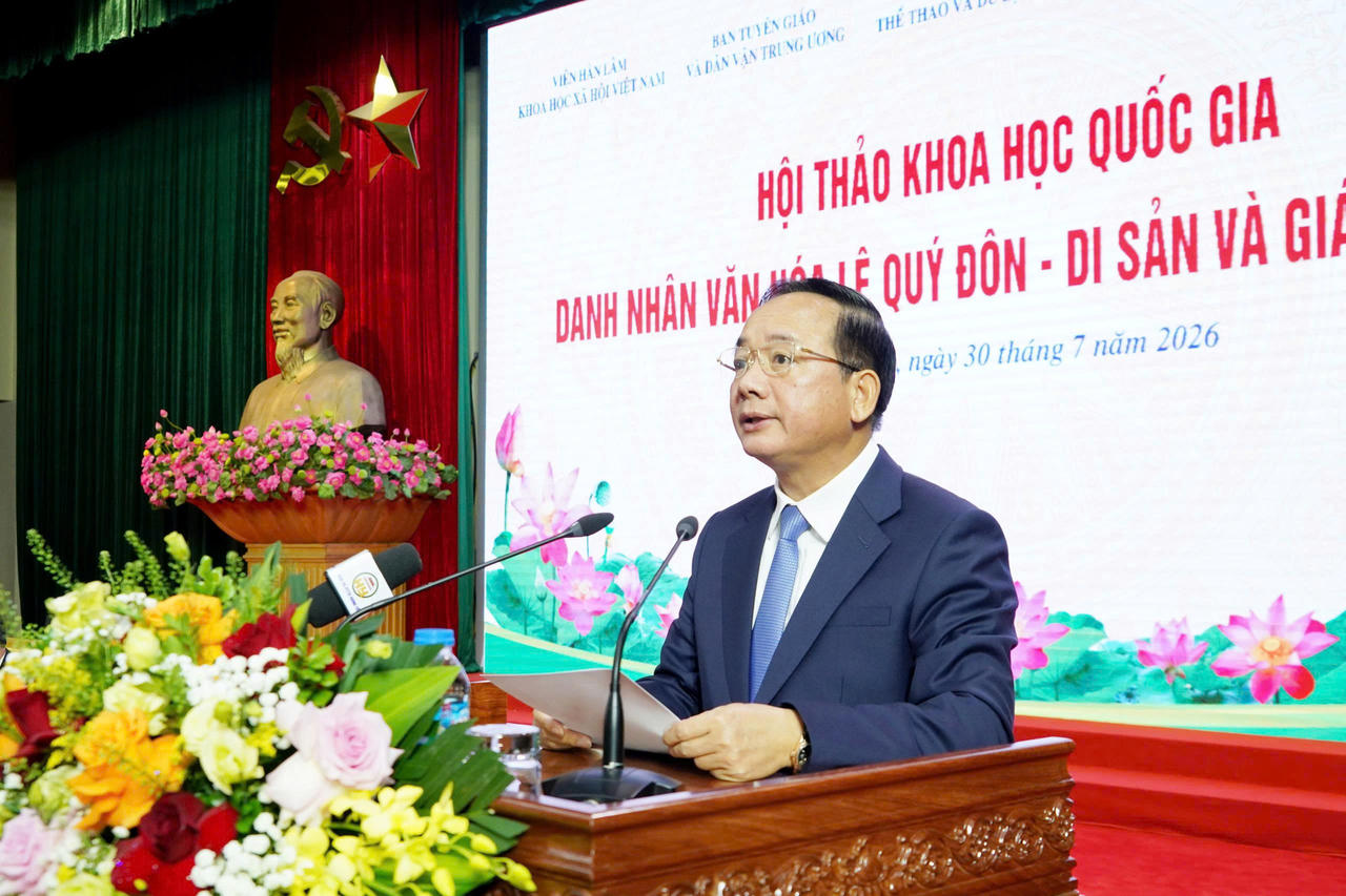 Ông Trịnh Văn Quyết - Ủy viên Bộ Chính trị, Bí thư Trung ương Đảng, Trưởng ban Tuyên giáo và Dân vận Trung ương phát biểu chỉ đạo Hội thảo (Ảnh: Vũ Hùng)