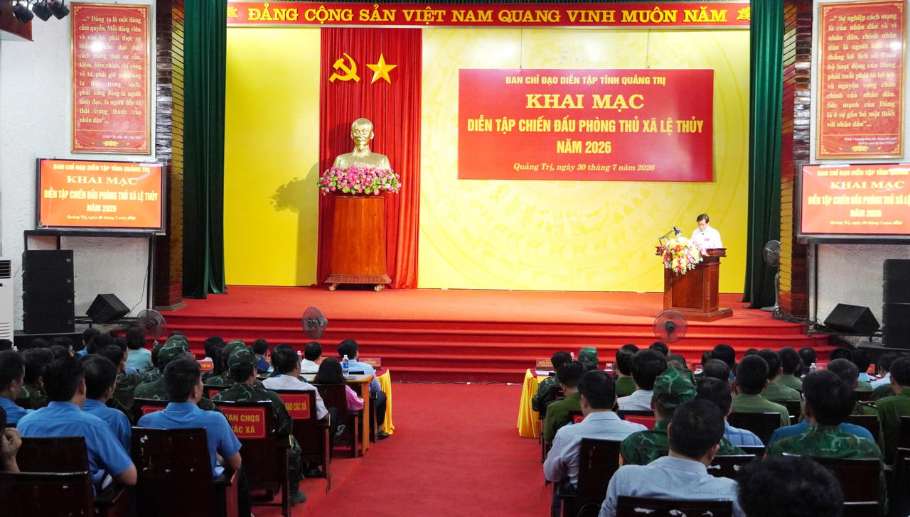 Khai mạc diễn tập mang mật danh LT-26
