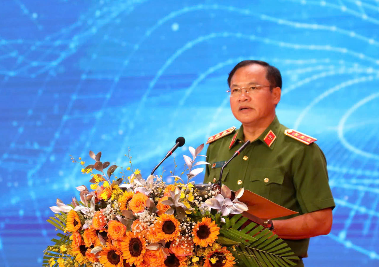 Thượng tướng Nguyễn Văn Long - Ủy viên Trung ương Đảng, Thứ trưởng Bộ Công an phát biểu tại lễ phát động. Ảnh: VĂN KỲ