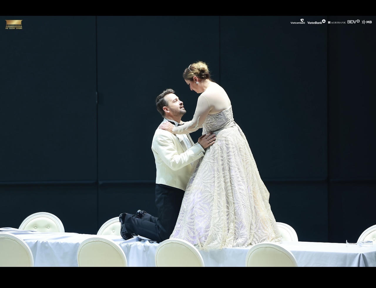 “La Traviata” kể về mối tình đầy bi kịch giữa Violetta Valéry và Alfredo Germont (ảnh NHHG).