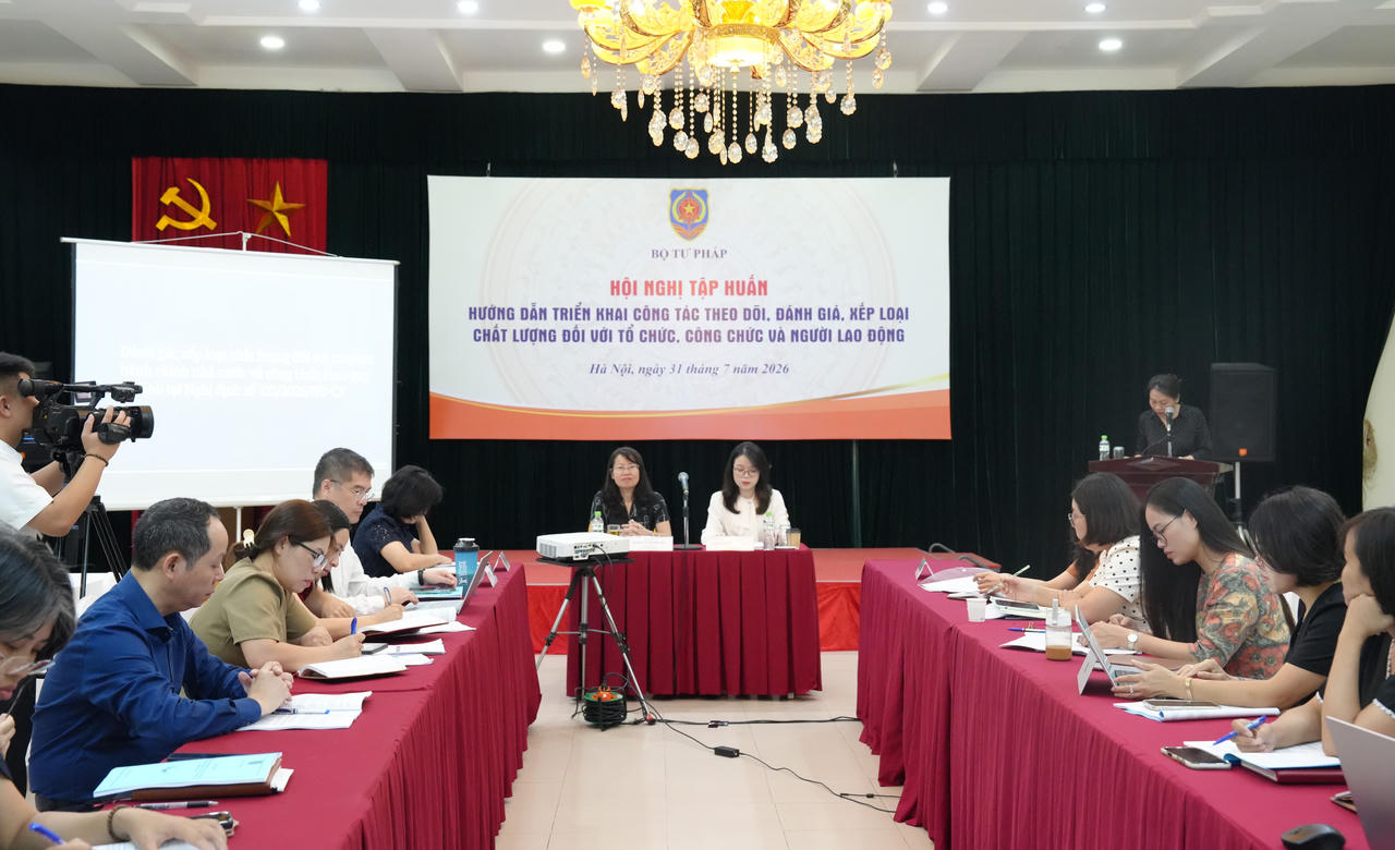 Hội nghị tập huấn hướng dẫn triển khai công tác đánh giá, xếp loại chất lượng công chức, người lao động