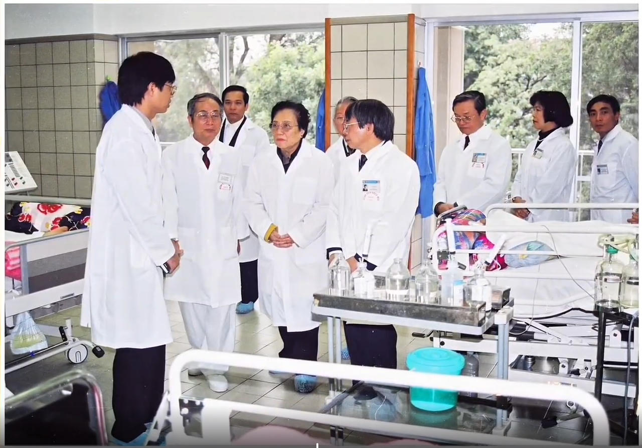 Tiếp bước người Thầy lớn - Viết tiếp trang sử vẻ vang của Bệnh viện Bạch Mai và nền y học Việt Nam