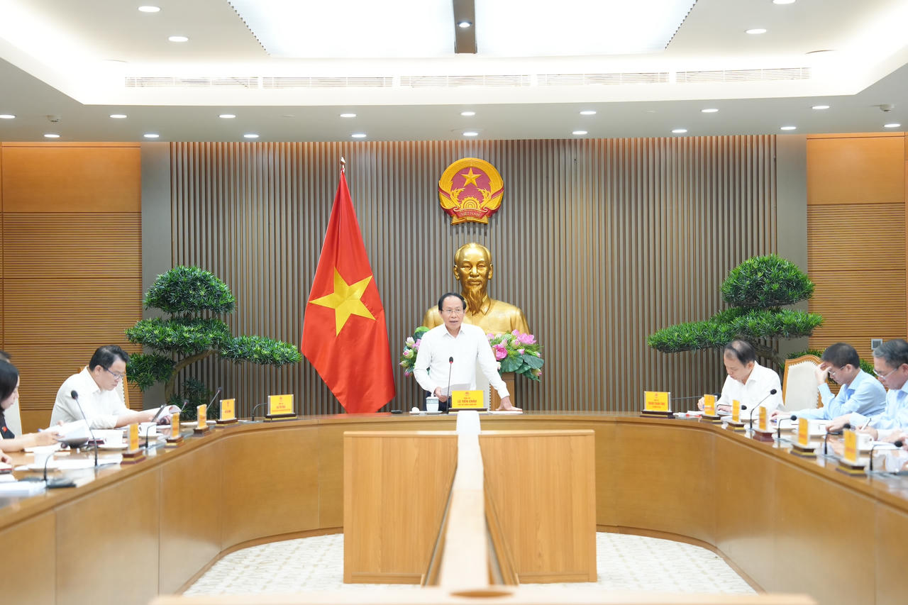 Phó Thủ tướng Lê Tiến Châu chủ trì nhiều cuộc họp để nghe báo cáo tình hình tổng rà soát