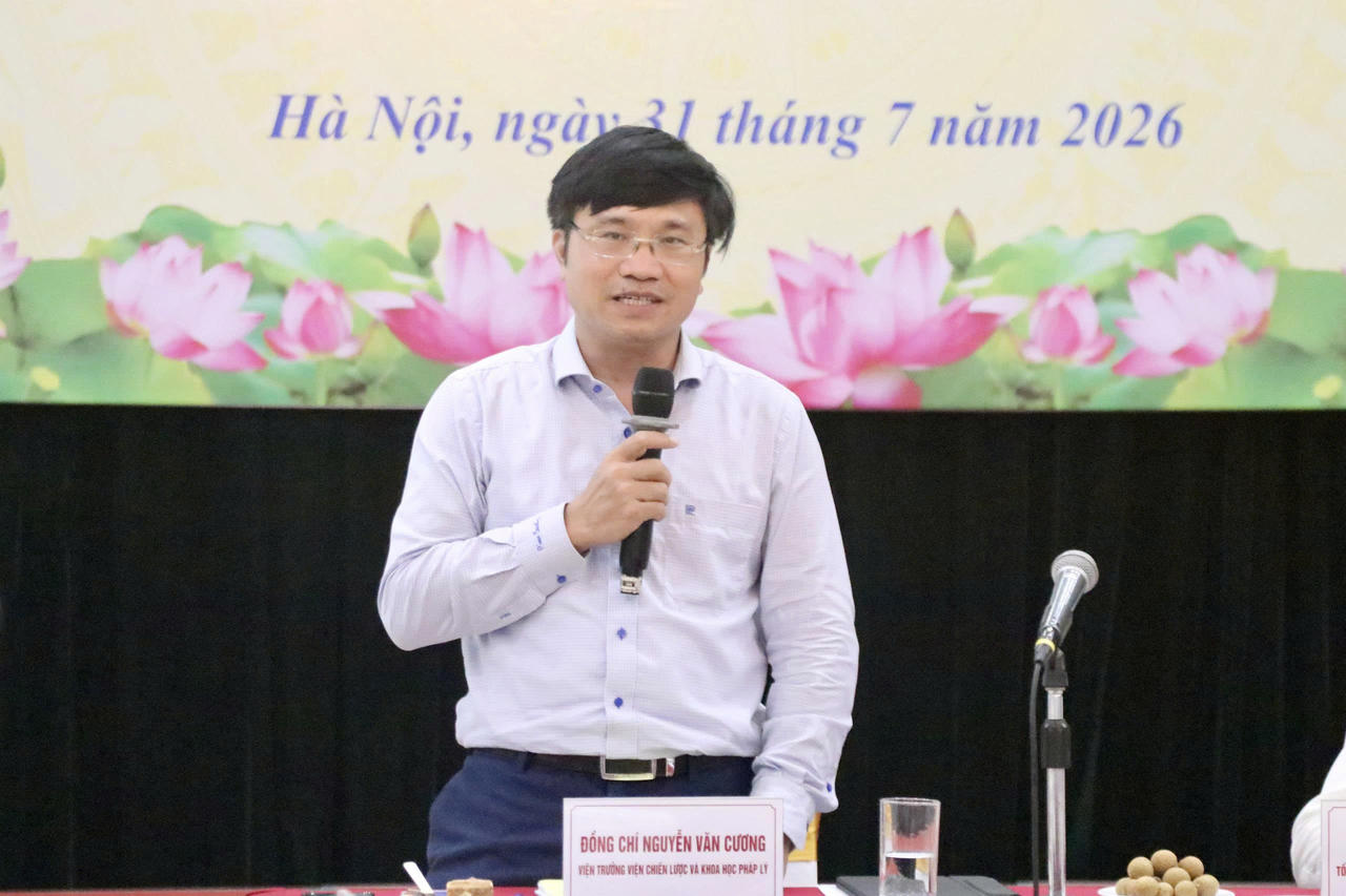 Viện trưởng Viện Chiến lược và Khoa học pháp lý Nguyễn Văn Cương phát biểu