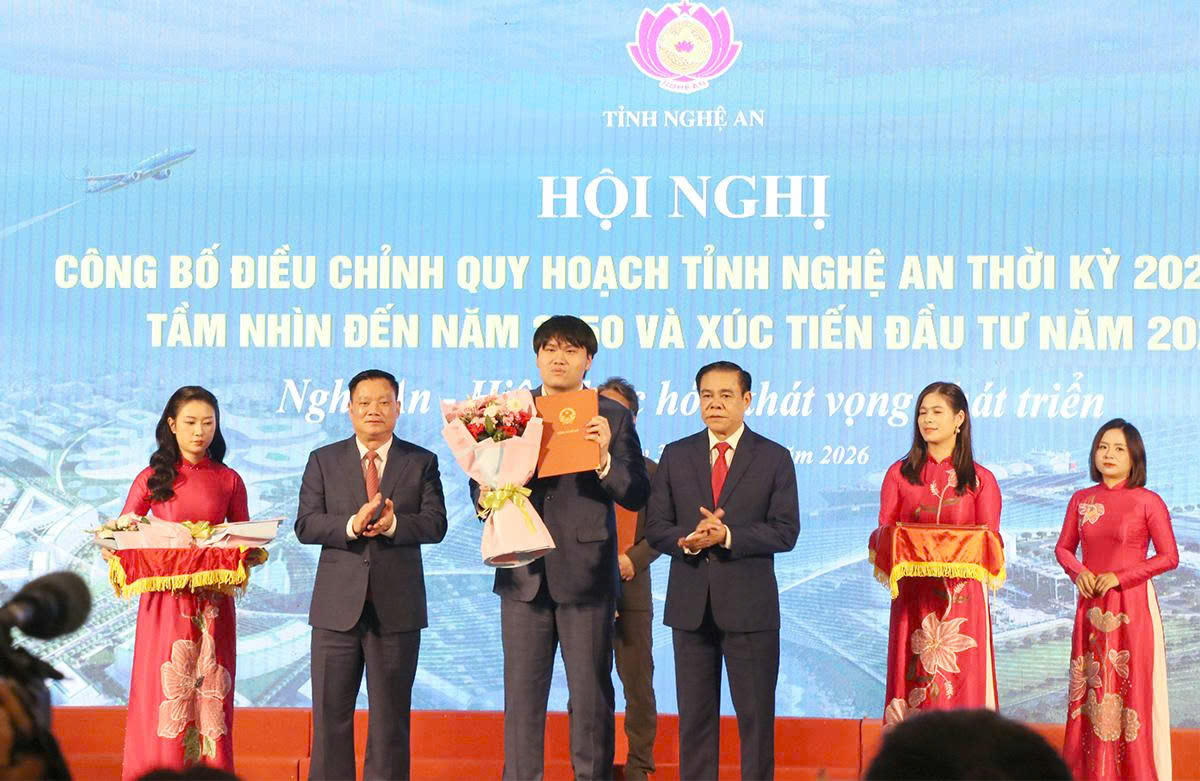 Công bố điều chỉnh Quy hoạch tỉnh Nghệ An, trao chứng nhận thỏa thuận hợp tác đầu tư hơn 110 nghìn tỷ đồng