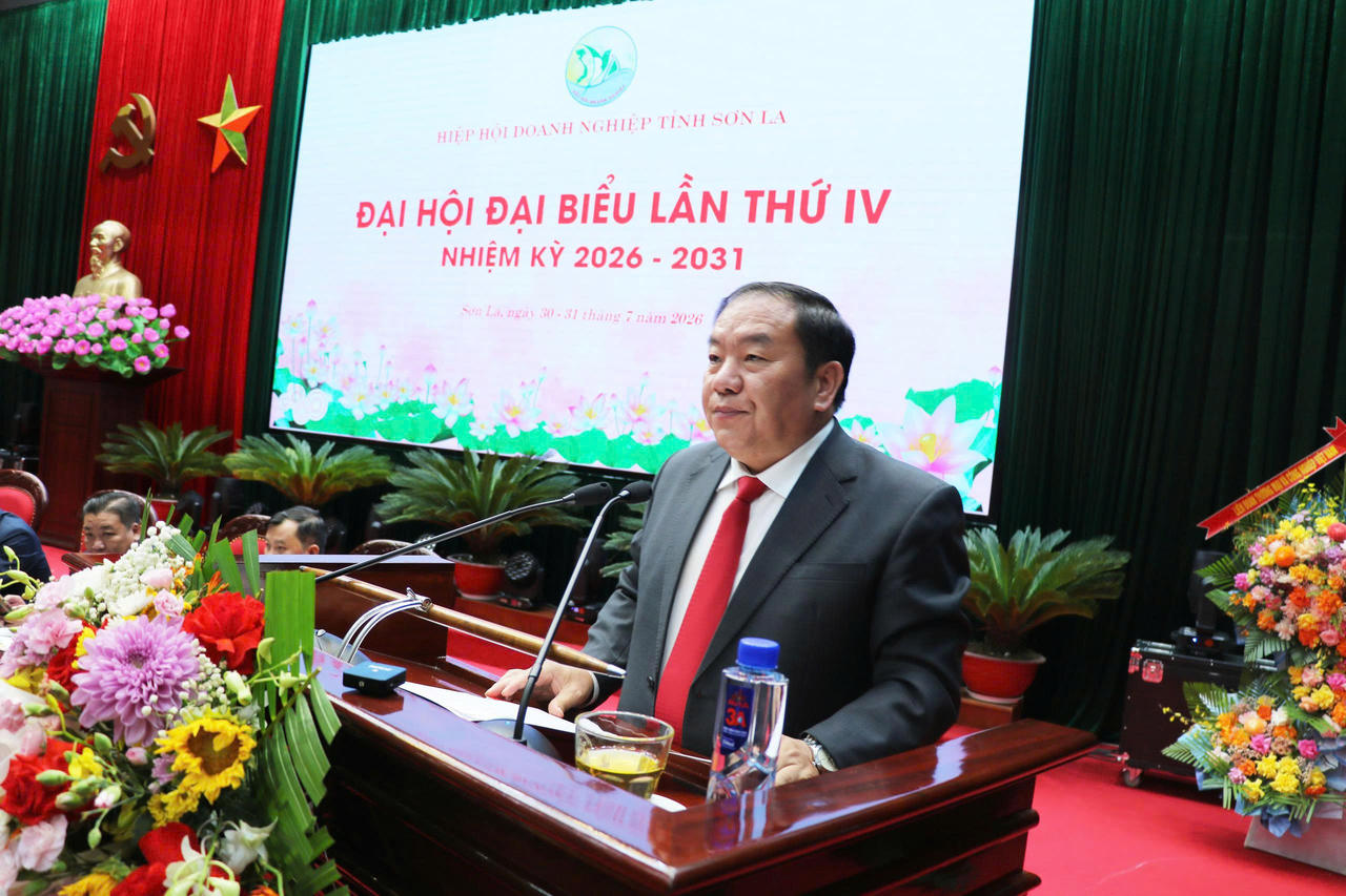 Ông Cháng A Của - Phó Bí thư Tỉnh ủy, Chủ tịch Thường trực Ủy ban MTTQ Việt Nam tỉnh Sơn La phát biểu tại Đại hội.