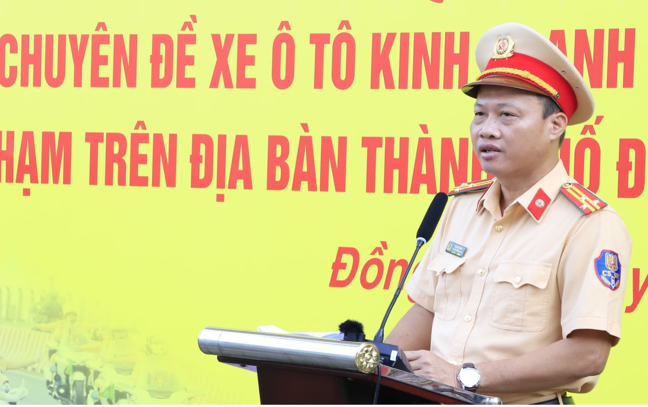 Thượng tá Lê Đức Trình, Phó Trưởng phòng CSGT báo cáo kế hoạch triển khai chuyên đề. Ảnh CACC