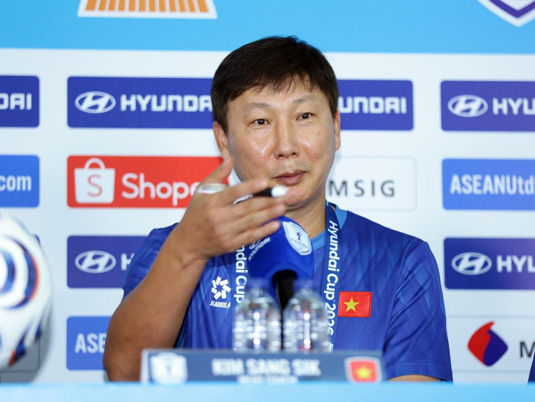 Dù vậy, HLV Kim Sang Sik bày tỏ sự tin tưởng vào các học trò sẽ chơi tốt trên sân khách. (Ảnh: VFF)