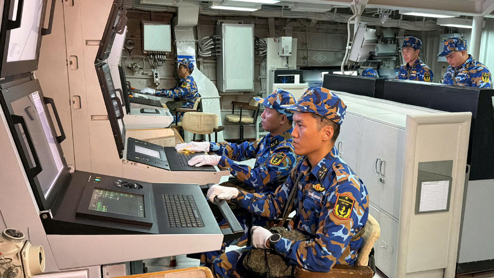 Tàu 015 - Trần Hưng Đạo rèn luyện bản lĩnh chiến sĩ hải quân Việt Nam trên biển 