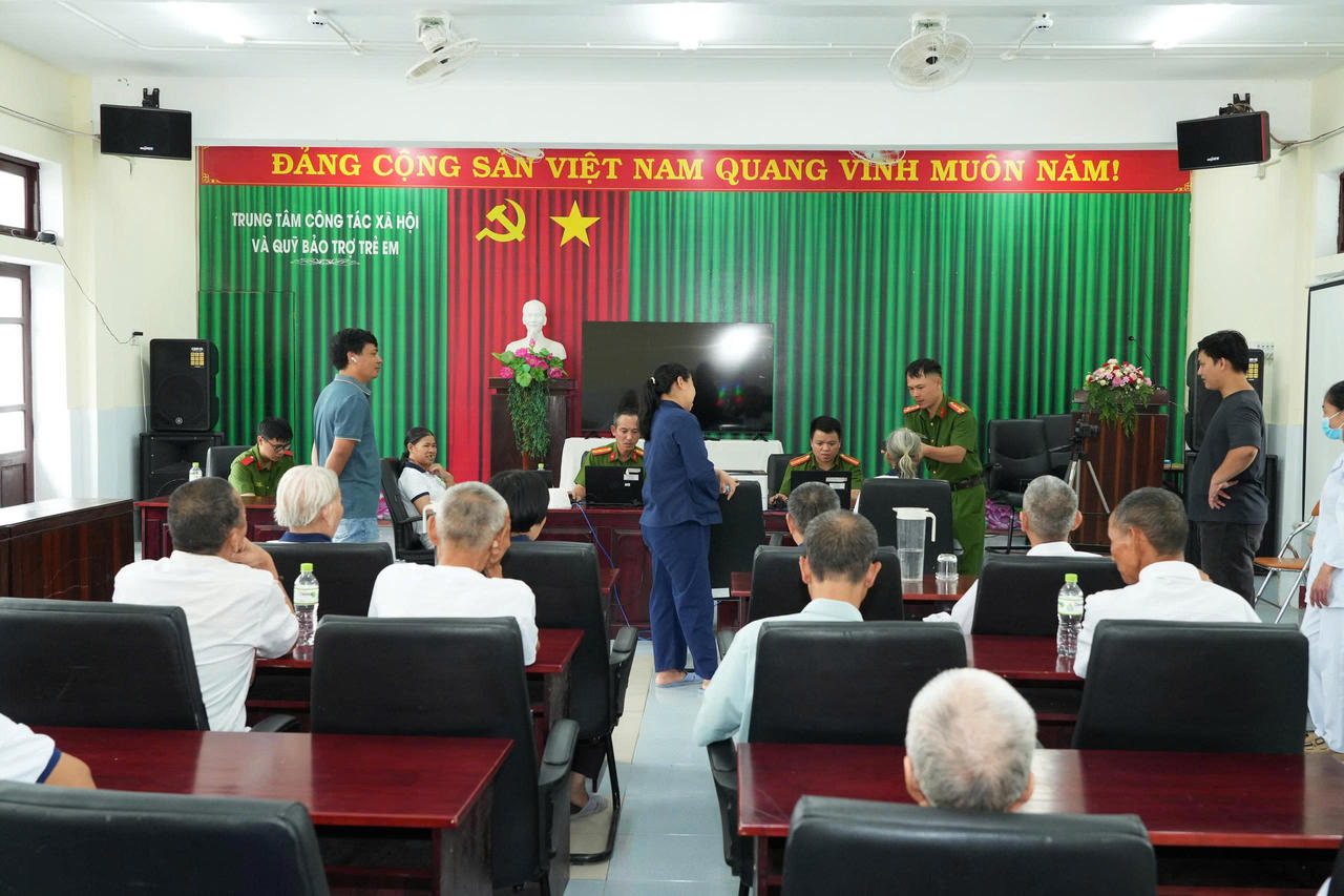 TP Huế đẩy mạnh cấp căn cước cho người có hoàn cảnh khó khăn tại các cơ sở trợ giúp xã hội