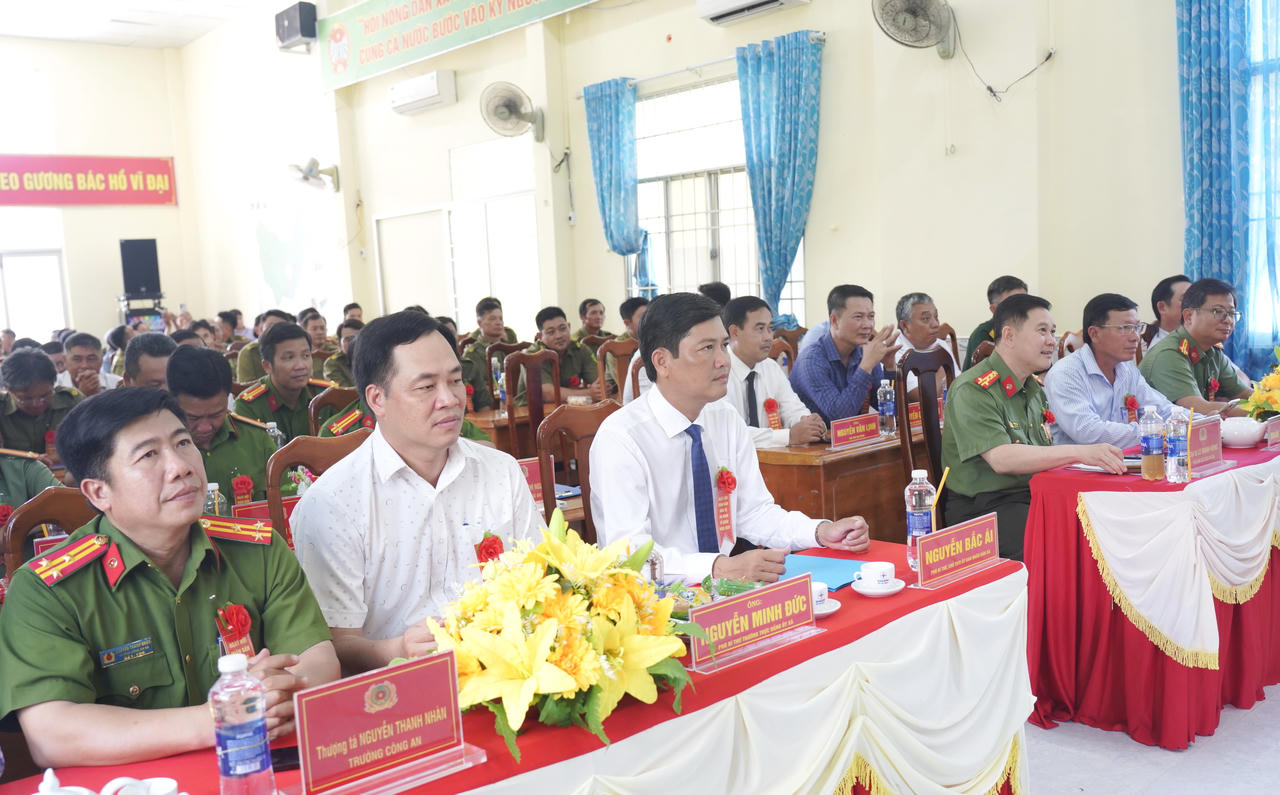 Đại biểu tham dự Ngày hội (Ảnh: Hữu Đệ).