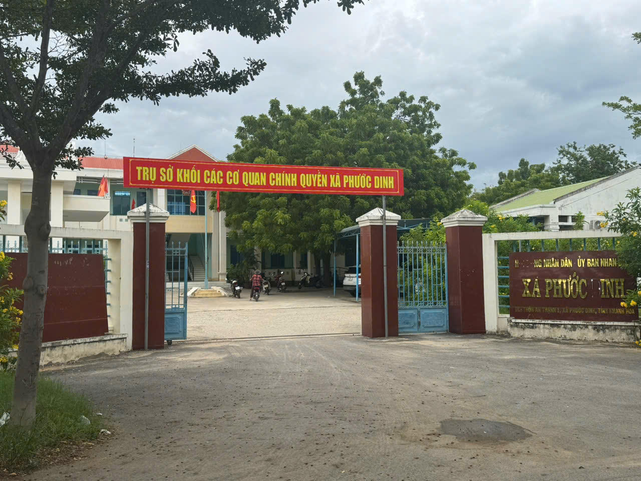 Trụ sở UBND xã Phước Dinh. 