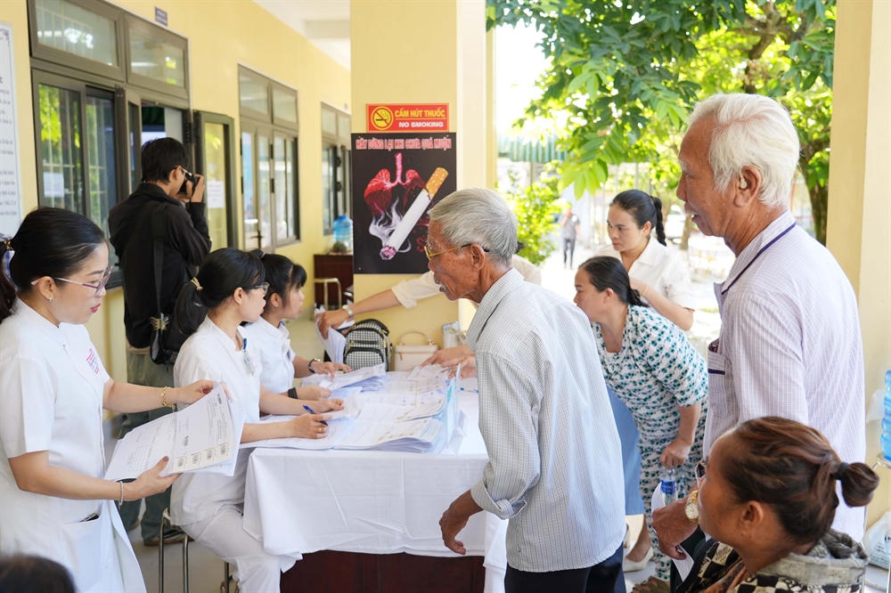 TP Huế triển khai Chiến dịch 100 ngày tạo lập, cập nhật Sổ sức khỏe điện tử trên VNeID