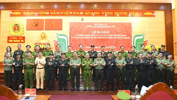 Quảng Trị ra mắt Trung đoàn Cảnh sát cơ động dự bị chiến đấu