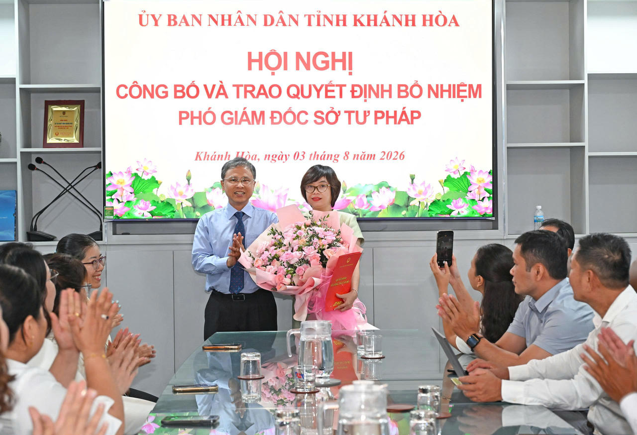 Bà Lý Thụy Ý Uyên giữ chức vụ Phó Giám đốc Sở Tư pháp tỉnh Khánh Hòa