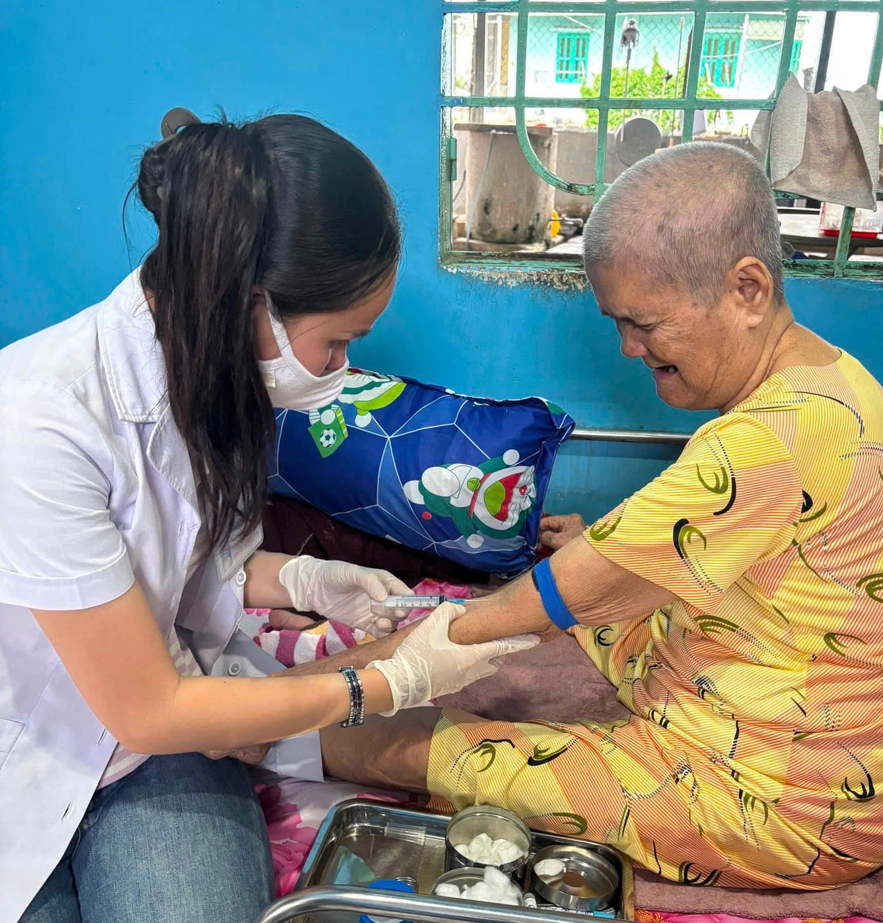 Sở Y tế TP Hồ Chí Minh cho hay, toàn bộ quá trình chăm sóc ban đầu này là nỗ lực bền bỉ để giúp mọi công dân kéo dài quỹ thời gian sống khỏe mạnh, phát hiện bệnh tật từ giai đoạn mầm mống sớm nhất. Ảnh: TG 