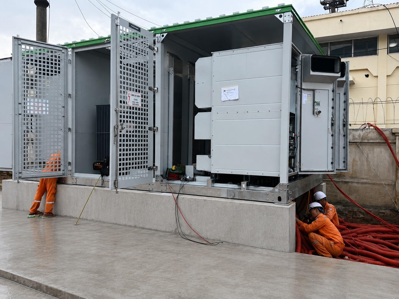 EVNNPC đóng điện dự án lắp đặt hệ thống pin lưu trữ năng lượng đầu tiên