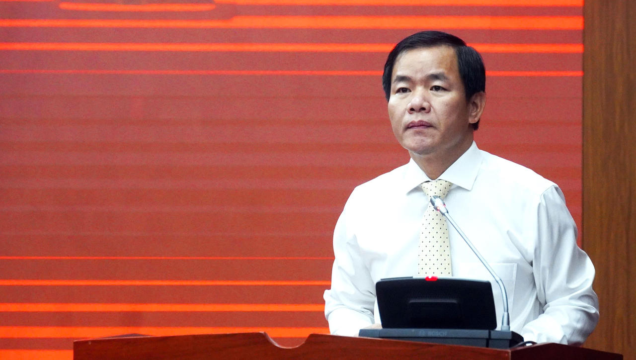 Bí thư Tỉnh ủy Nguyễn Văn Phương phát biểu giao nhiệm vụ. (Ảnh M.P)